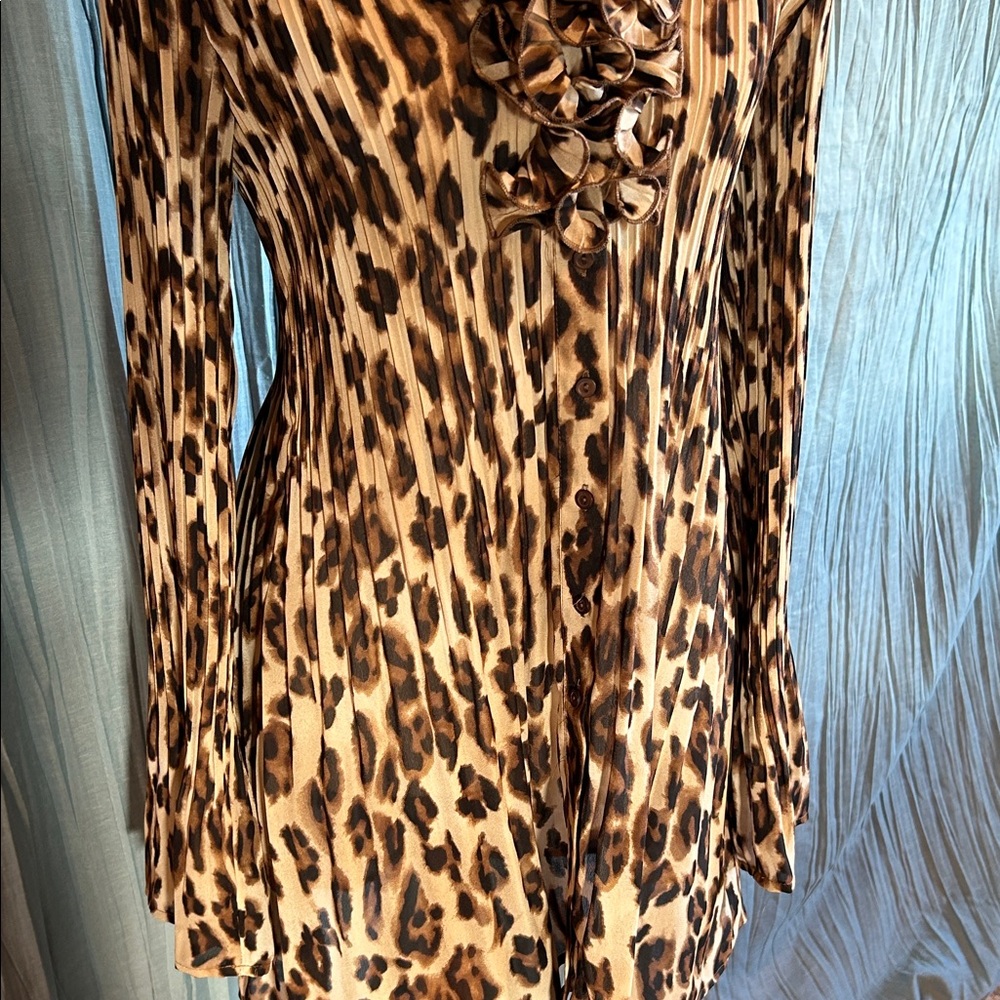 Leopard Print Ruffle Blouse - Picture 3 of 7